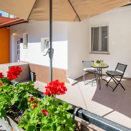 PUY Charming Apartment In Town Center מראה חיצוני תמונה