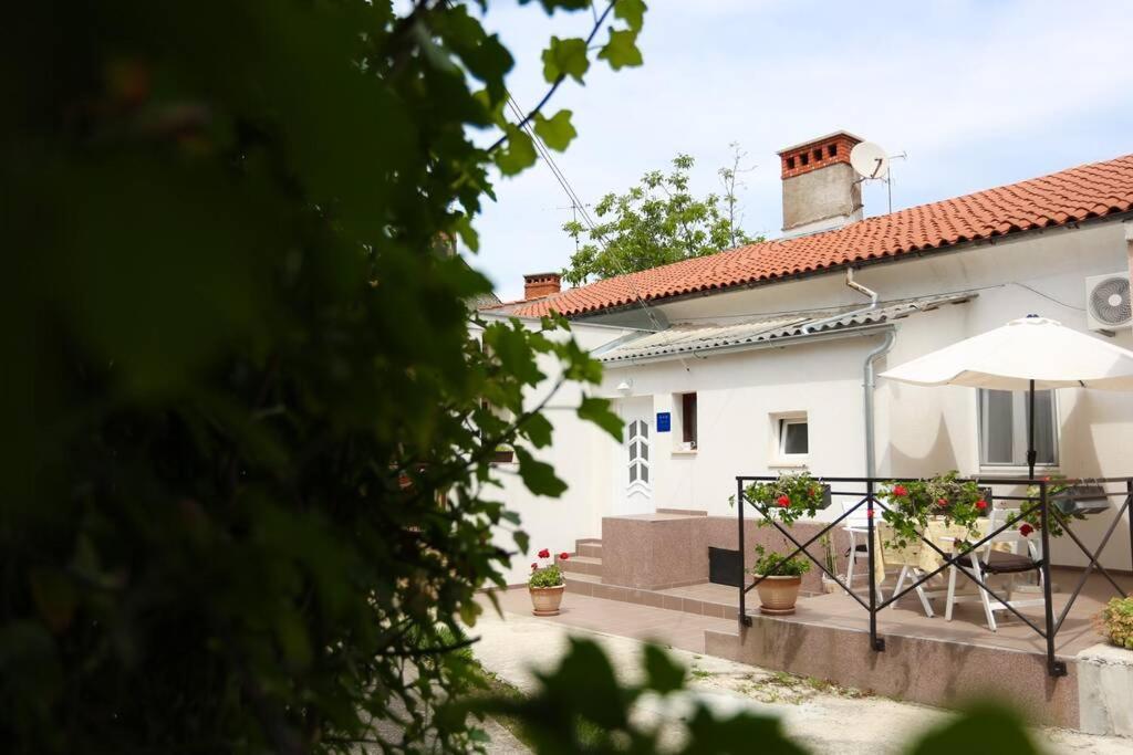 PUY Charming Apartment In Town Center מראה חיצוני תמונה