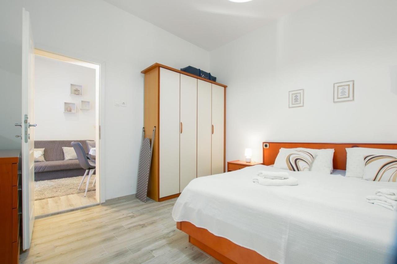 PUY Charming Apartment In Town Center מראה חיצוני תמונה